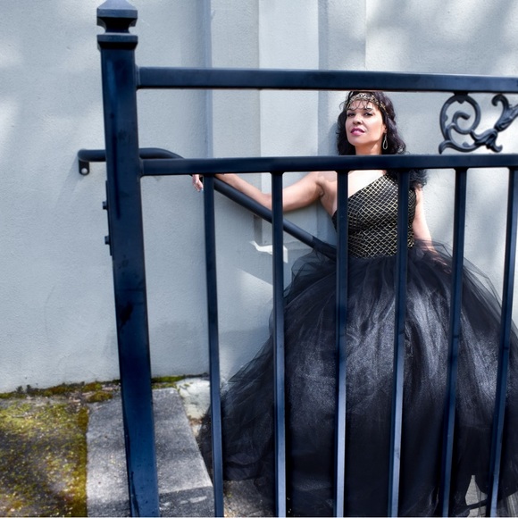 Handmade One Shoulder Black Tulle Ballgown with Asymmetrical Neckline (size 6) - Picture 11 of 12